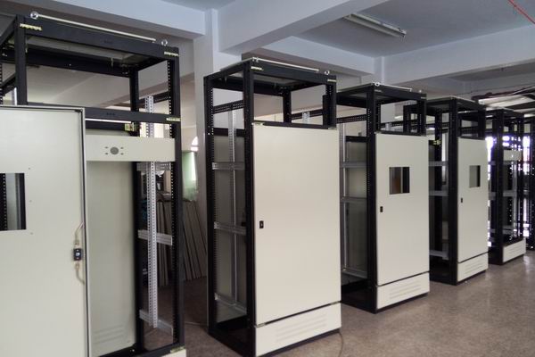 叶县控制箱-3683谈谈控制箱的维护和保养事